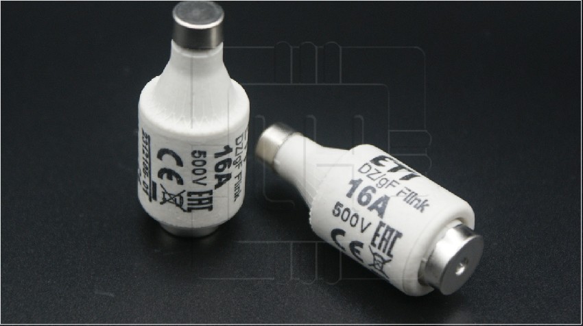 002312105                 Fusible tipo botella rápido; 16A; 500VAC; 440VDC; DII; Marca: ETI