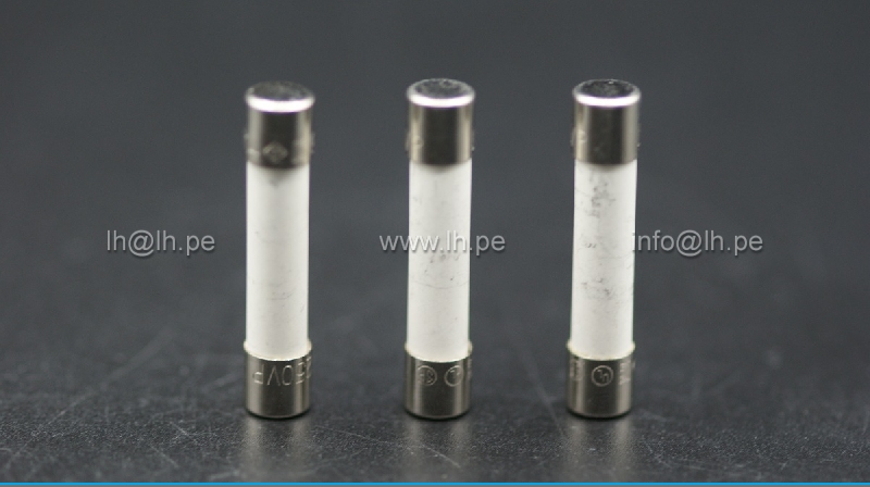 0314012.MXP                      Fusible cerámica 6x32mm, 12A, 250VAC, rápido, Marca LittelFuse