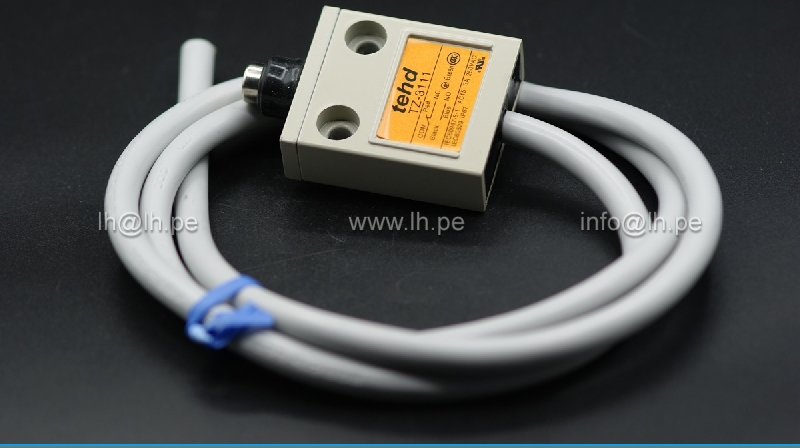TZ-3111                 Interruptor de límite de émbolo momentáneo compacto precableado 1NC+1NO