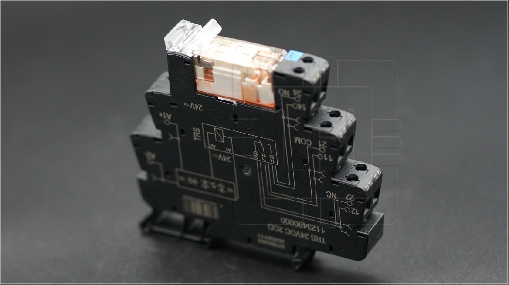 1123490000 TRS-24VDC-2CO                      Rele interfaz; DPDT; bobina 24VDC; 8A; Uconect: max.250VDC; Marca: Weidmuller