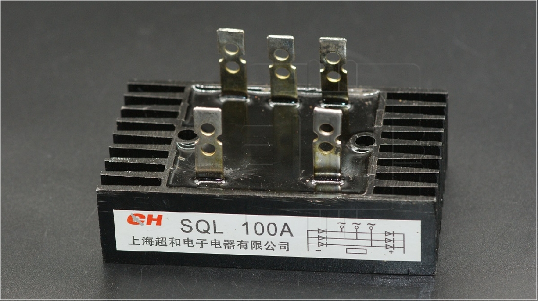 SQL-100A          Diodo Puente Trifásico 100A, 1600V, 3 Fases con disipador