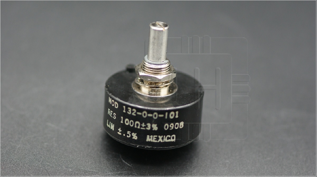 132-0-0-101                       Potentiometro Wirewound 100 Ohms 0.2497In Shaft Dia Power 2.75W 132 Series; Marca: Vishay