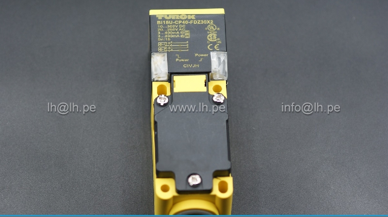 BI15U-CP40-FDZ30X2                       Sensor de proximidad Turck, M12, alcance 15 mm, 10 → 300 Vdc, 20 → 250 V ac, IP68, 20Hz