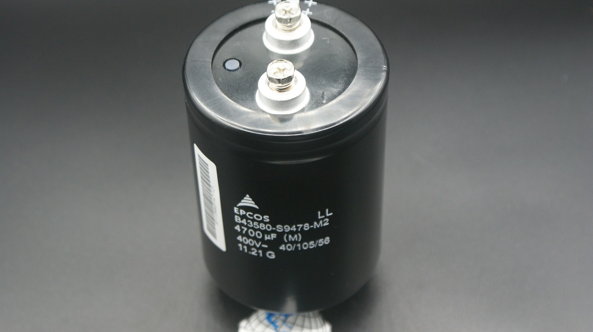 B43580-S9478-M2                 Capacitor: electrolytic; 4700uF 400VDC; con perno M6; Epcos