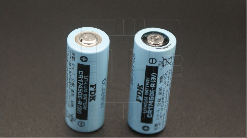 CR17450E-R                    Batería Lithium 4/5A,CR8L; 3V; 2400mAh; no recargable; Ø17x45mm; Marca: FDK