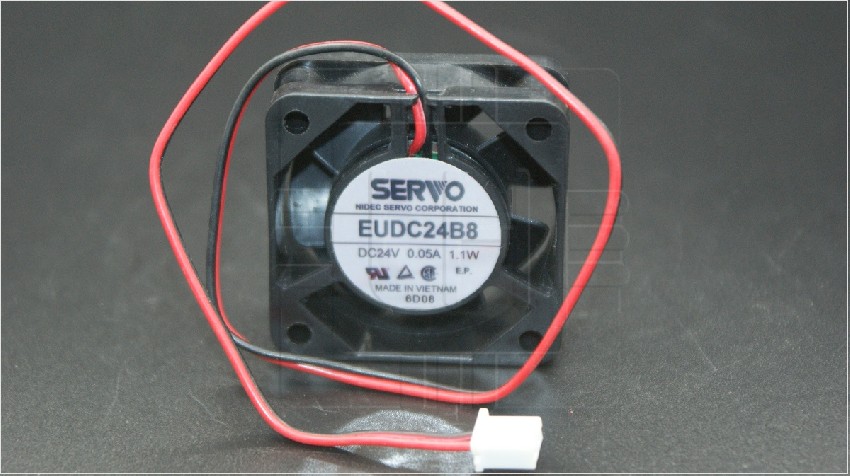 EUDC24B8                   Ventilador servo 24VDC;  0.05A 1.1W 40x40x13mm con cable y conector; Marca: Nidec