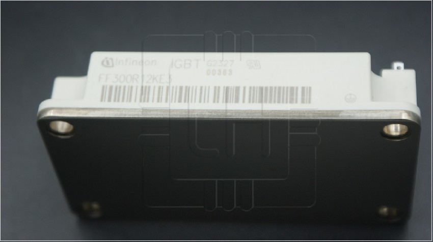 FF300R12KE3         Módulo IGBT Transistor/Transistor, Medio Puente, 300A, 1200V, Marca: Infineon Technologies