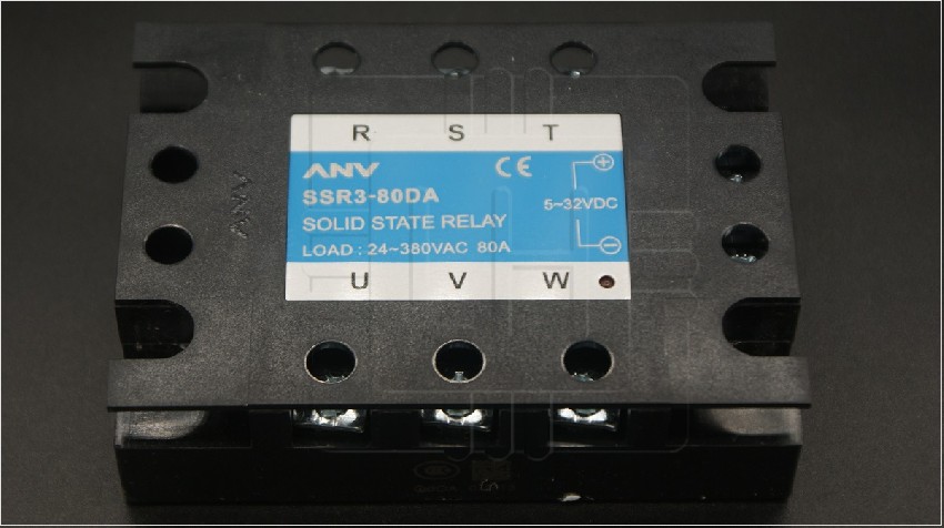 SSR3-80DA                SSR3-80DA                   Relé de estado sólido trifásico 80A, 5-32VDC, Carga 24-380VAC, ANV