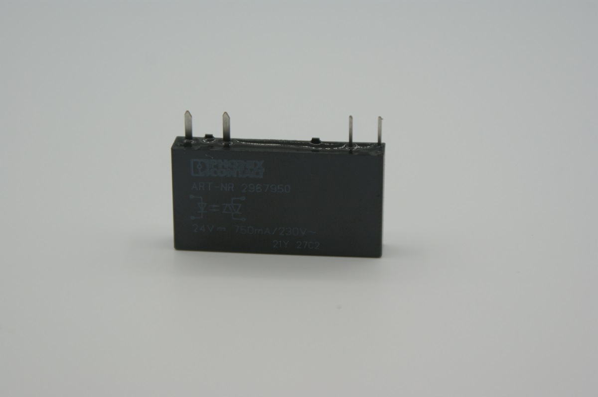 2967950 OPT-24DC/230AC/1                    Relé semiconductor 19.2-28.8VDC, 750mA, 24-253VAC