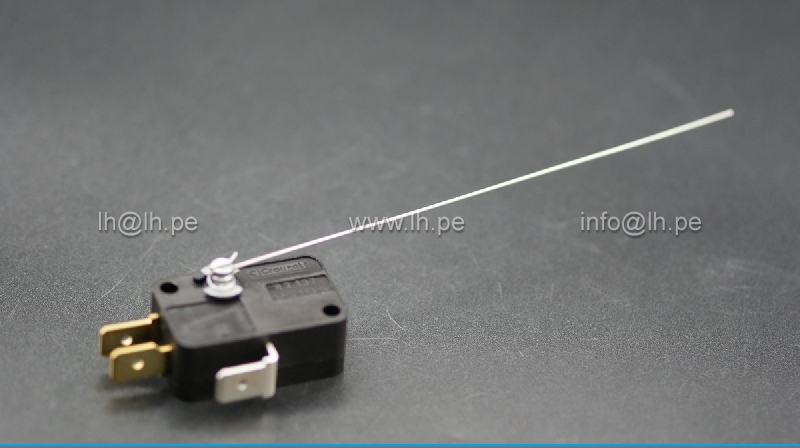 83137004 / 831370-I-W3                    Microswitch, conmutador SNAP ACTION, con palanca, Marca Crouzet