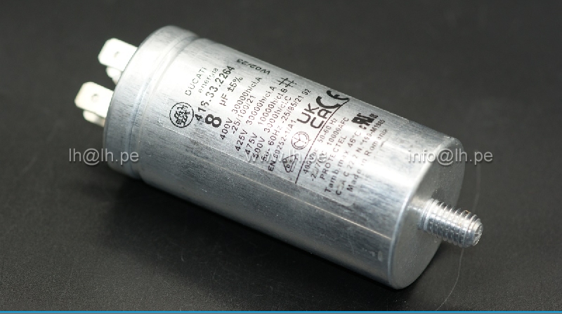 416332264                      Condensador para motor de trabajo, 8uF, 400VAC, 4 pines, Marca Ducati