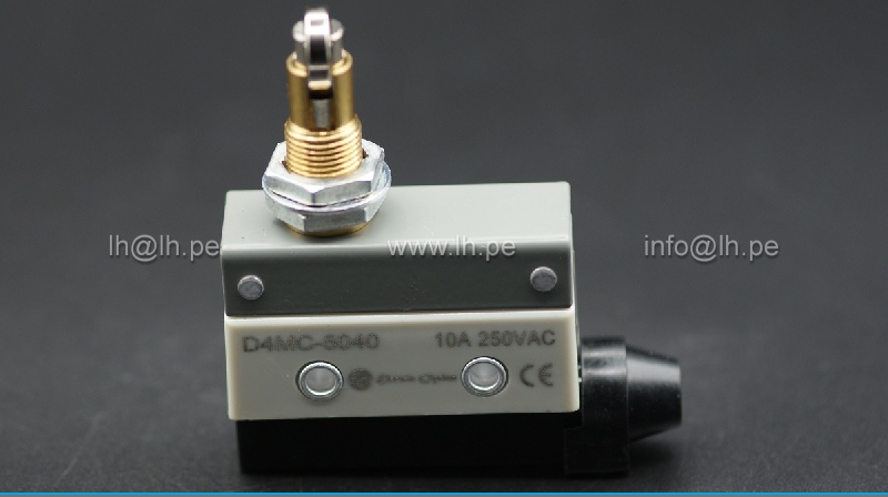 D4MC-5040                          Interruptor de fin de carrera 10A, 250VAC, espiga con roldada paralela