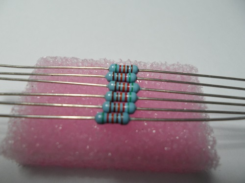 271-470-RC  Resistores de pelicula metalica - a traves de orific