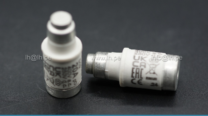 5SE2320                   Fusible botella 20A, 400VAC, gG, D02, NEOZED, Marca Siemens