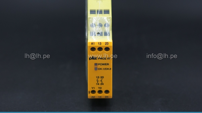 774059 PNOZ X7    Relay de seguridad 24VDC, 24VAC, NO x2