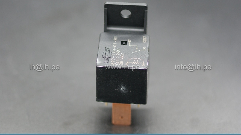 897-1AH-C1-R1-12VDC                       Rele Automotriz 12V, 4 Pines, 70A, Song Chuan