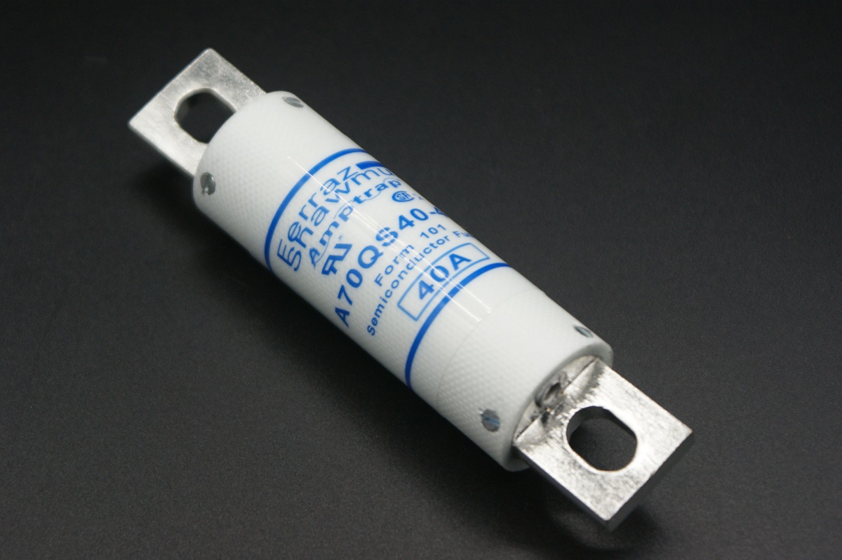 A70QS40-4                Fusible Semiconductor, High Speed North American Style, Series: A70QS, 40A, 700VAC/VDC, 100/200 kA Interrupt,
