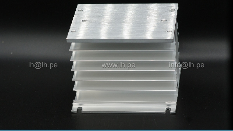 AH-105W                     Disipador de aluminio para rele trifasico SSR,TSR, 10A - 100A, de calor para la retransmisión
