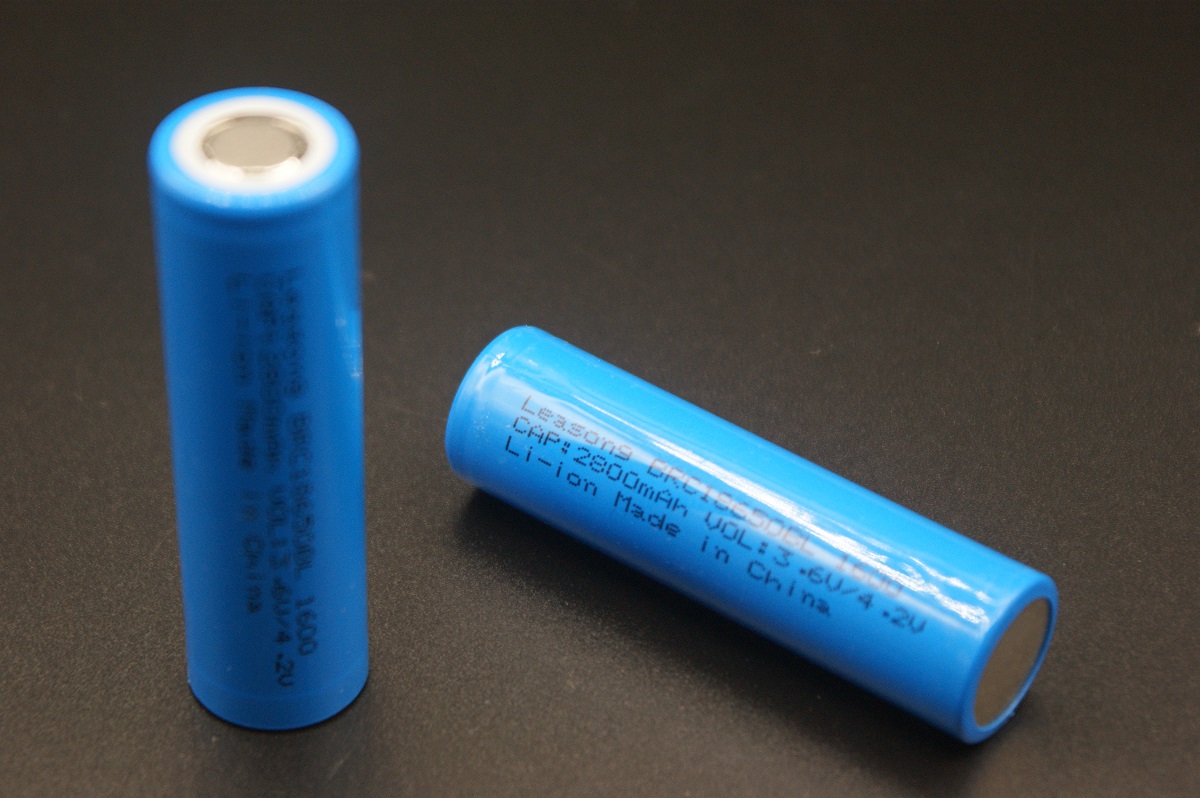 BRC-18650-BL               Batería recargable Li-Ion 3.6/4.2V, 2800mAh, Azul