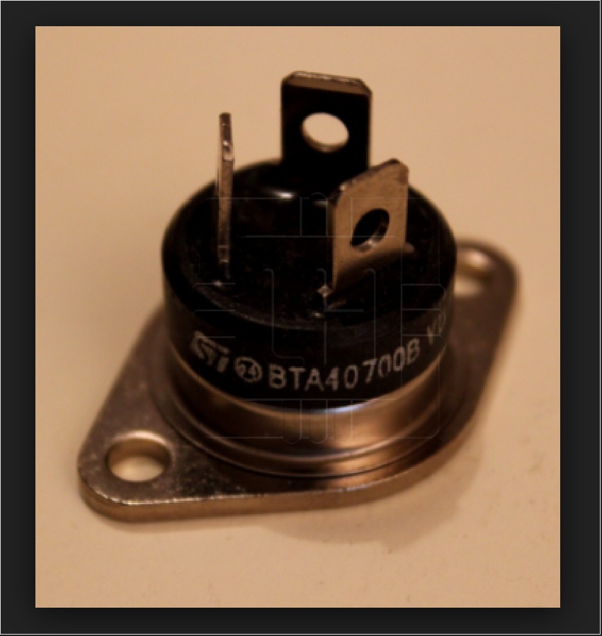 BTA40-800B        STMicroelectronics, TRIAC, 800V 40A, Gate Trigger 1.3V 100mA, 3-Pin