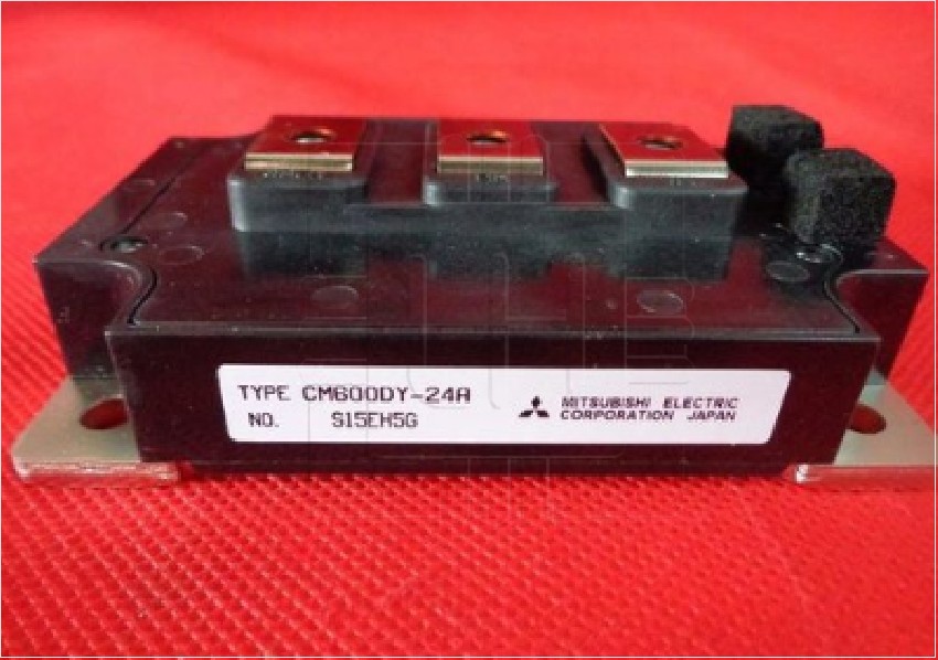 CM600DY-24A            	 IGBT Módulo Medio puente 1200 V 600 A 3670 W Montaje de chasis