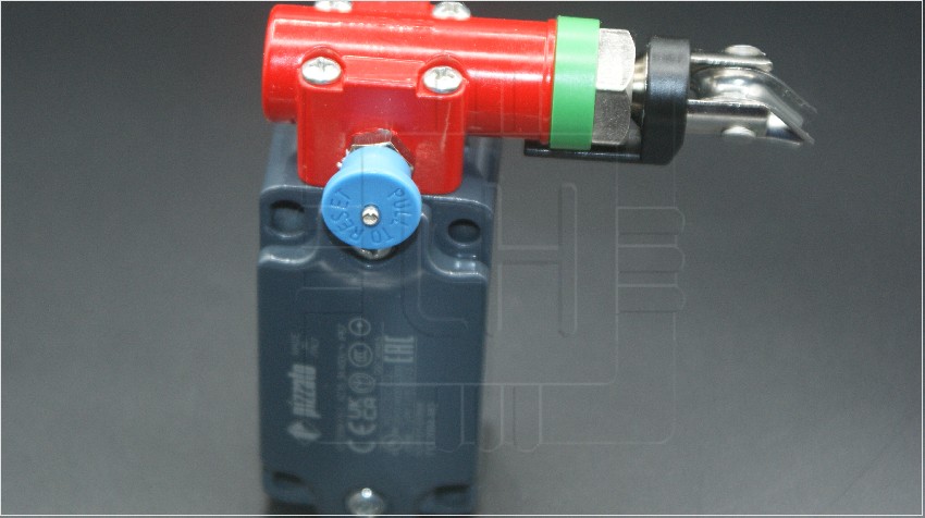 FD2084-M2                 Interruptor de seguridad, a llave, FD, metal, negro, rojo, Pizzato