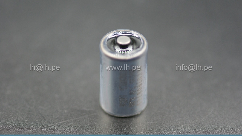 ER14250S +145°C                    Batería lithium de alta temperatura 3.6V, 800mAh, 1/2AA, Marca: AKKUTRONICS