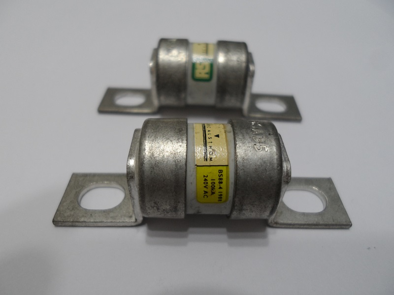 GSA35                Fusible  Semiconductor de cuchillas perforadas extremas; 35A; 240V; aR F, BS 88, IEC 269-4;  Eaton Bussmann,