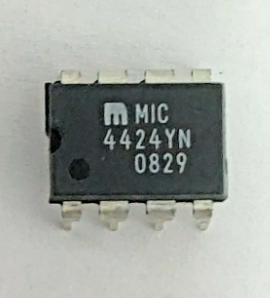 MIC4424YN              Driver controlador de puertas, DIP8, 3A, 2 canales, 4.5-18V