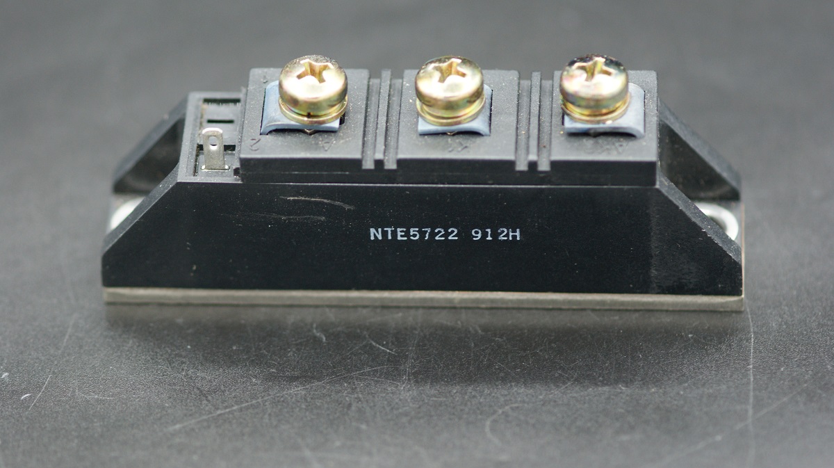 NTE5722                 Modulo diodo y thyristor 95A, 1200V, NTE Electronics