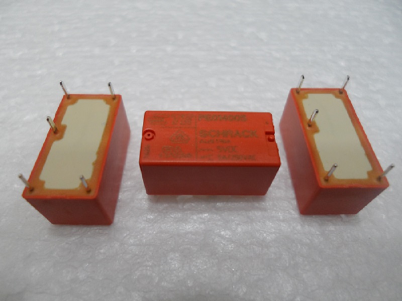 PE014005 0-1393219-3   RRele electromagnético SPDT, Uinductor:5VCC, 5A/250VAC