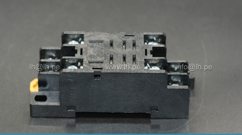 PTF08A                             Base para relay de 8 Pines, 15A, 250VAC, para riel DIN