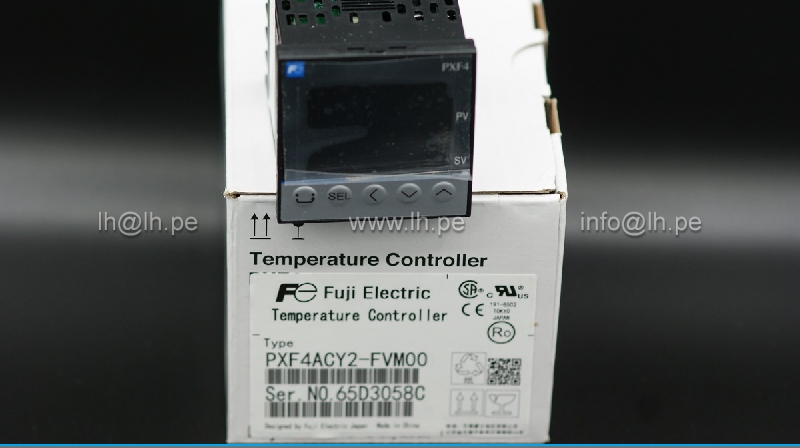 PXF4ACY2-FVM00                  Controlador de temperatura 100-240VAC, 48x48X58mm, 4-Digit (PV And SV), FUJI ELECTRIC