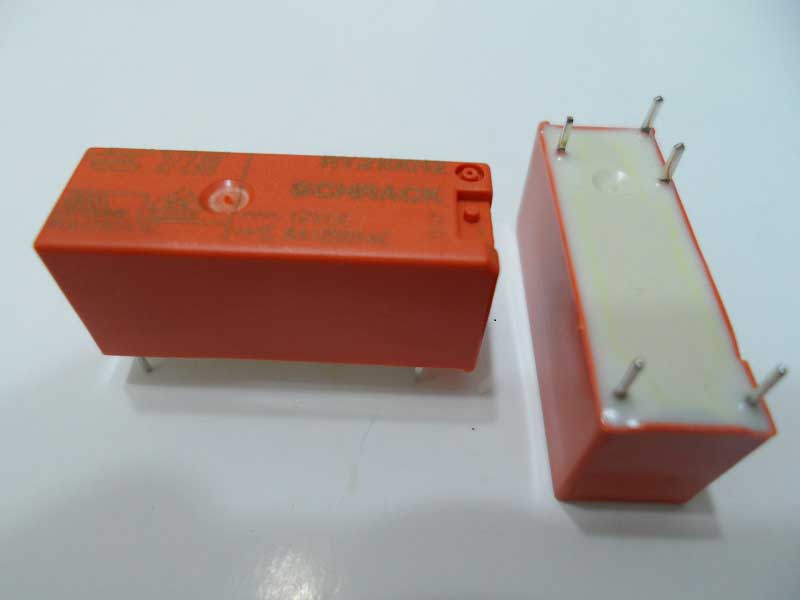RY210012 3-1393224-5    Relay electromagnético SPDT, 12VDC, 5 Pines, 8A/250VAC