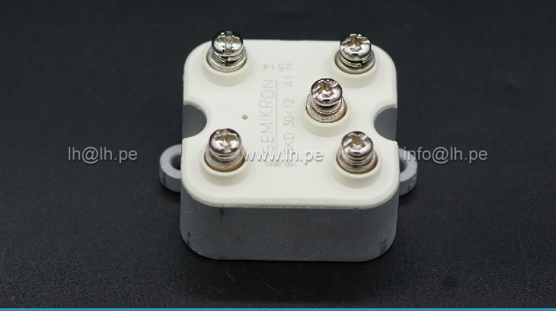 SKD30/12A1               Rectificador de puente de diodo, trifásico, 30A, 1200V, marca Semikron