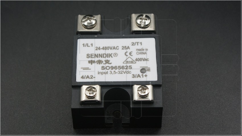 SO965625                Relé stado solido input 3,5-32Vdc; 25A: 24-480VAC con Led; Marca: SENNDIK