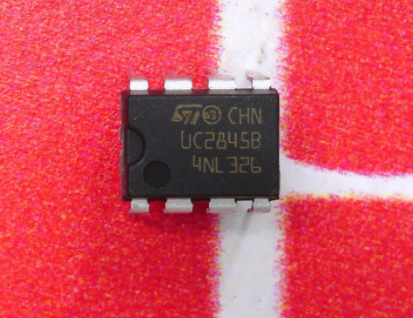 UC2844BN            Controlador PWM, PMIC, 1A, 48-500kHz, DIP8