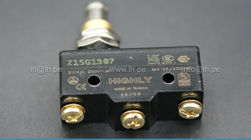 Z15G1307                      Micro conmutador con PIN, SNAP ACTION, 20A/250VAC, marca HIGHLY