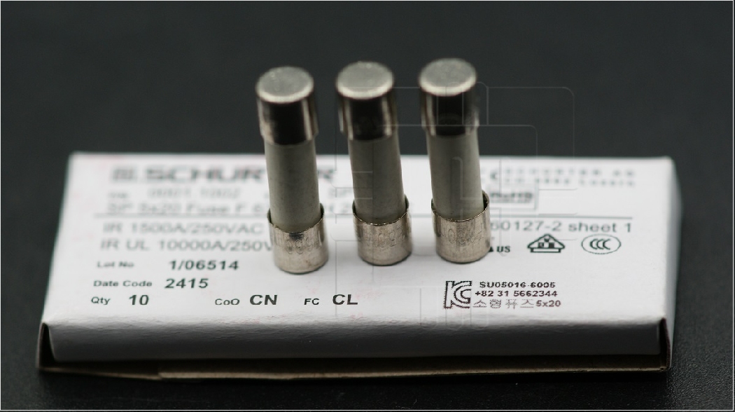 0001.1002                 Fusible cerámica 630mA; 250VAC; rápido; 5x20mm; SP; Marca: Schurter