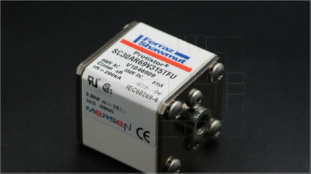 V1046909 SC30AR69V315TFU                       Fusible High-Speed® Size 30 aR ,315A, 690VAC IEC 760VAC UL 550VDC; Marca: Mersen 