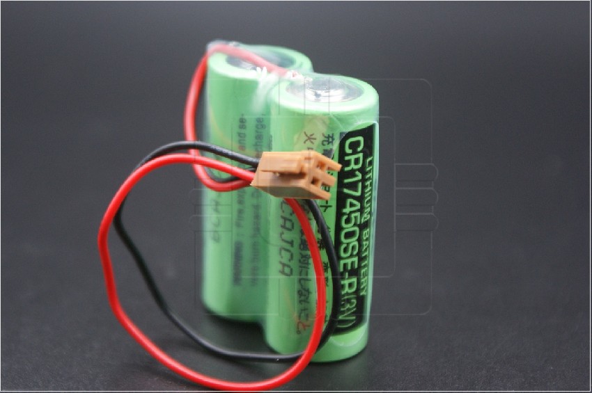 CR17450SE-R(3V)  2*CR17450SE-R             Batería Lithium Pack 6V, 2500mAh, con cable y conector marrón, Marca Sanyo 