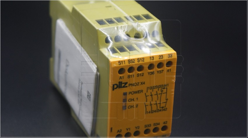 774730 PNOZ X4 24VDC                 MODULO RELE DE SEGURIDAD, 24VDC, 4 SALIDAS, MONTAJE DIN