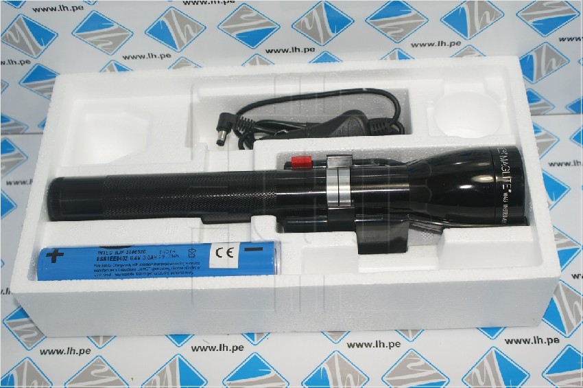 ML150LR-2015 185-000-007       Linterna Maglite Recargable Modelo: ML150LR LED  12VDC, 1082 Lumens (System 1, Black Matte)