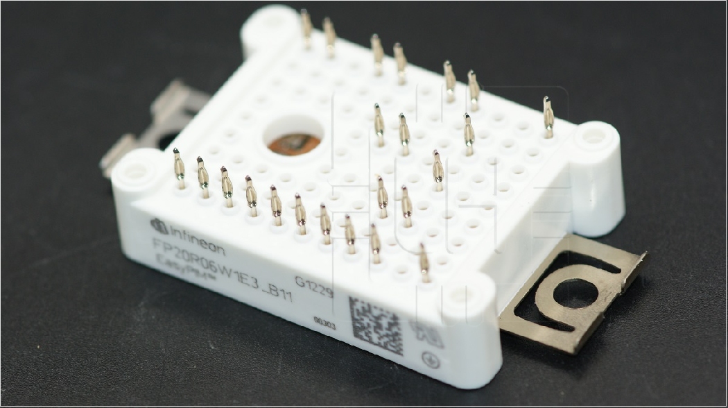 FP20R06W1E3_B11                    Módulo: IGBT; diodo/transistor; buck chopper; Urmax: 20A, 600V; Ic: Marca: Infineon