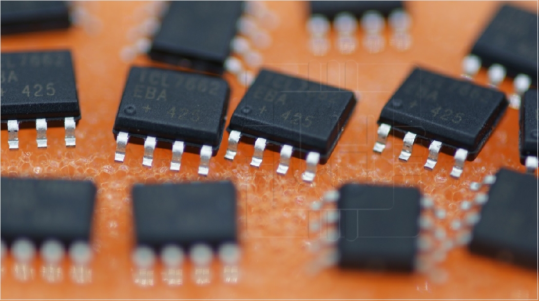 ICL7662EBA+                 PMIC; convertidor DC/DC; Uentr: 4,5÷20VDC; Usal: -20÷-4,5VDC; 20mA