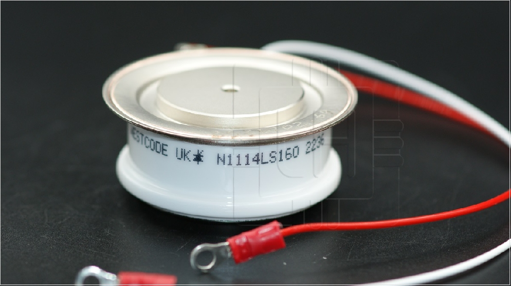 N1114LS160                  Thyristor Phase Control 1100A, 1600V tipo capsula, Marca: Westcode