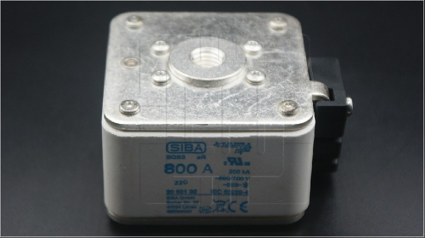 SQB3 20 681 32.800       Fusible Ultra Rápido SQB3 2068132.800, Semiconductors & Protección 800A, 690/700V, Marca: SIBA