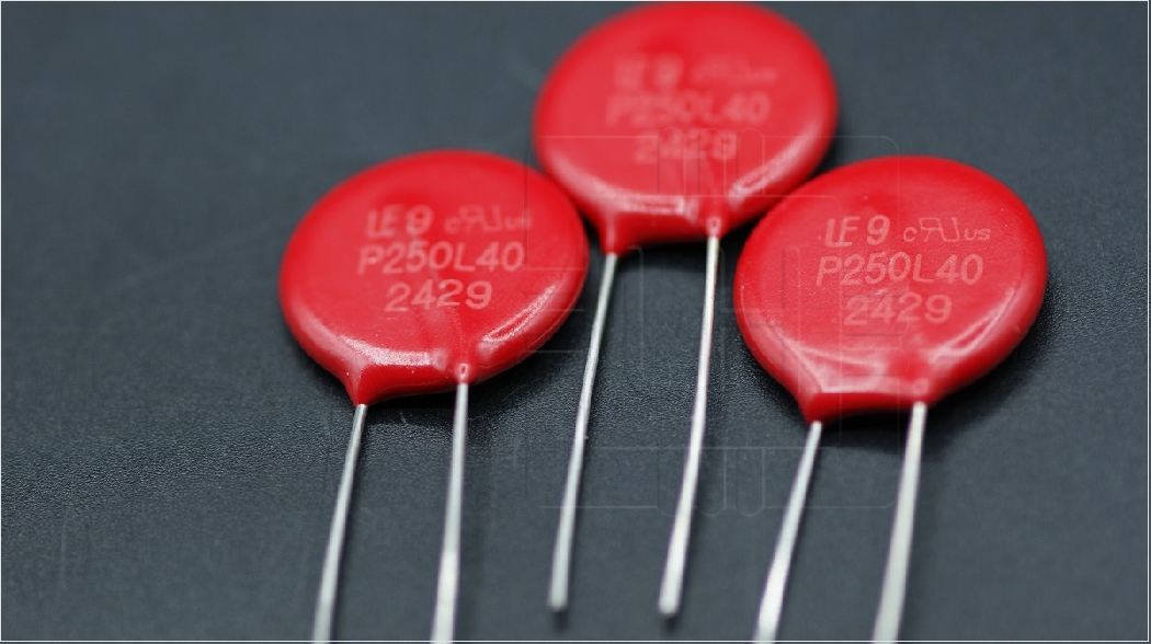 V250LA40AP P250L40                  Varistor: de metal-óxido; THT; 250VAC; 330VDC; 390V; 6,5kA; 130J; Marca: LittelFuse