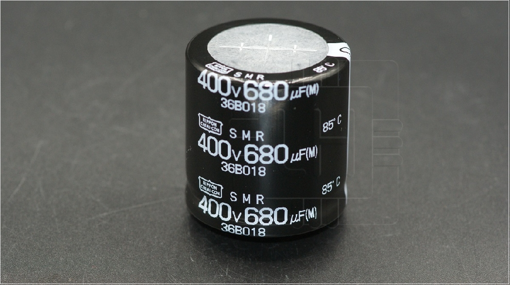 LLS2G681MELC           Capacitor electrolítico 2200uF, 200VDC, 20%, 30x55mm