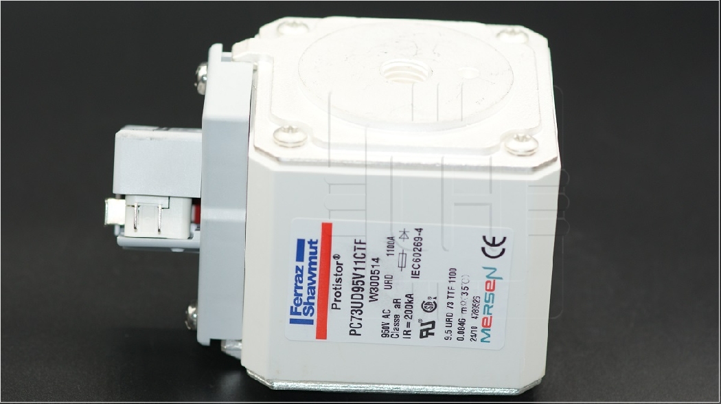 W300514 PC73UD95V11CTF                   Fusible protistor High-Speed® Size 73 aR 950VAC IEC; 1100A, 1000VAC UL + Micro Switch, Marca: Mersen